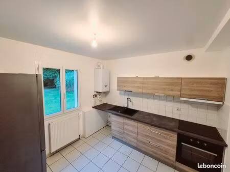 appartement t3 de 76 m² avec jardin - la verrière - 35 min de paris - sans frais d'agence