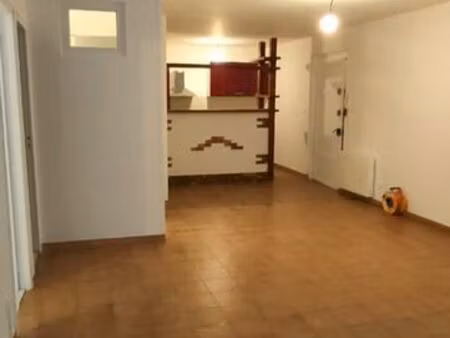 grand t3 en rez de chaussée - rue des frères quemere