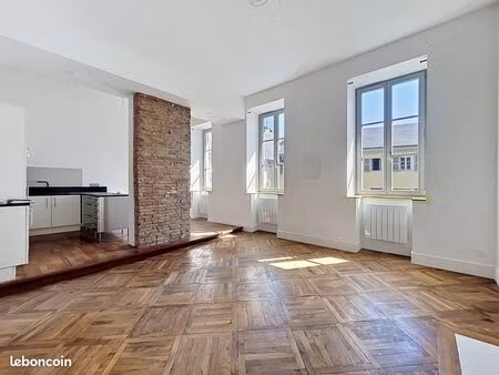 appartement 3 pièces 82 m²