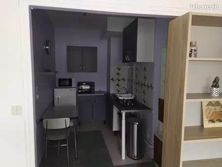 epinal studio meuble charges comprises