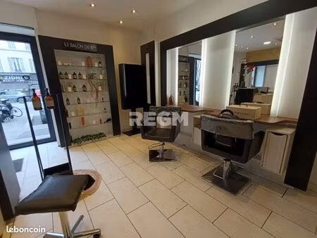 salon de coiffure 63 m² marseille