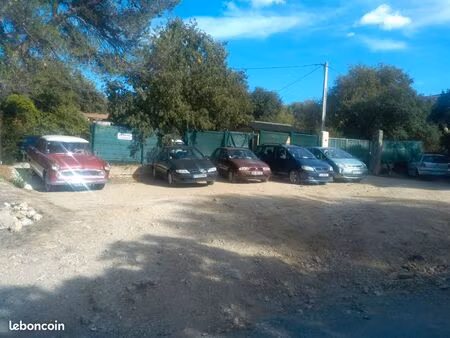 parc stockage avec bureau