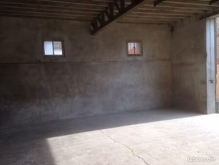 grange 135 m²  entrepôt dépôt hangar local