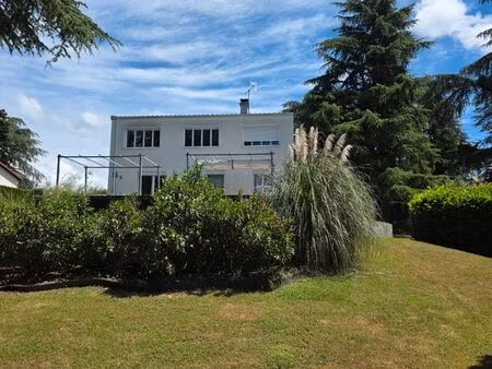 maison 8 pièces 180m2 - ecully