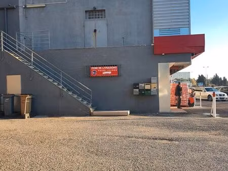 entrepôt stockage 100 m2