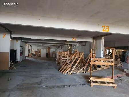 entrepôt stockage 700 m2