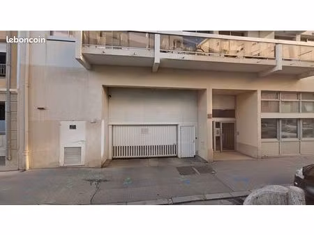garage double métro garibaldi