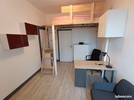 chambre 12m2 dans appartement de 42m2 à partager avec ma fille futur étudiante