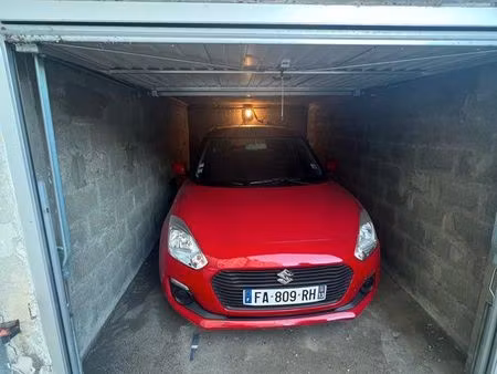 garage fermé à louer – face à l’hôpital de la timone et de la fac de médecine / dentaire