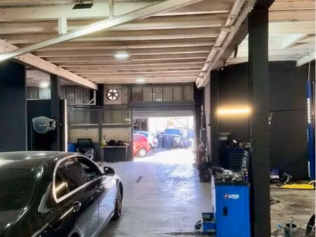 garage automobile / moto équipé 265 m² – 2 ponts – showroom – 59 990