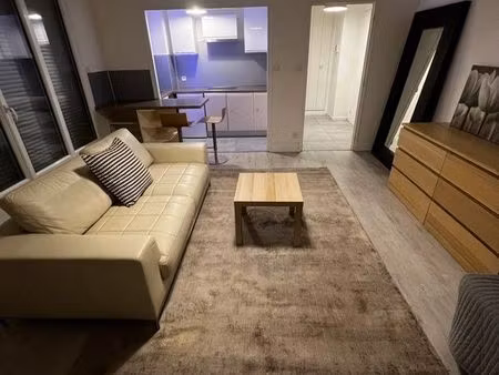 loue  studio  équipée  meublé