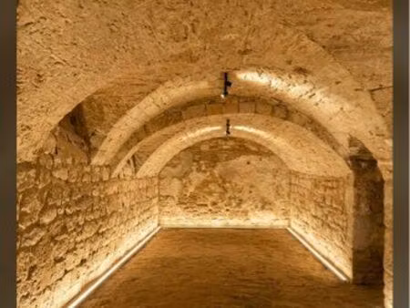 cave au local de 70 m²