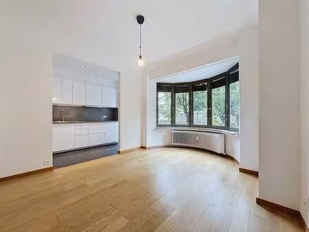 magnifique appartement 2 chambres + terrasse + jardin