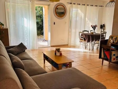 appartement t3 meuble ou non meuble de 65 m2 en rez-de-jardin avec terrasse et petit jardi