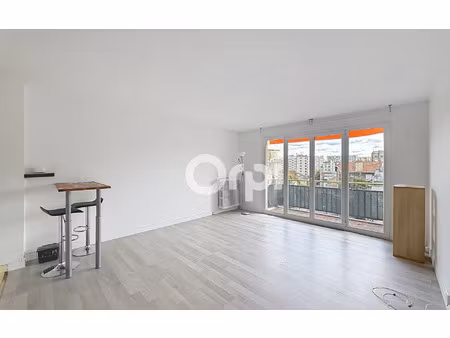location appartement  m² t-1 à issy-les-moulineaux  820 €