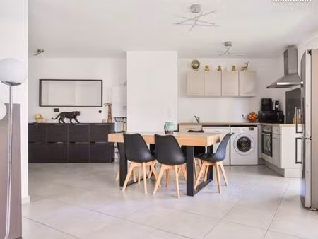 à louer – t2 meublé avec terrasse – marseille 10ᵉ
