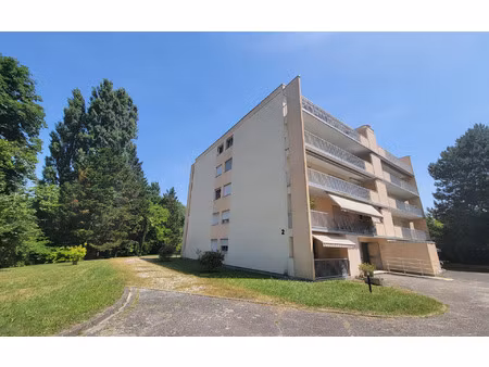 location appartement  m² t-2 à mérignac  620 €