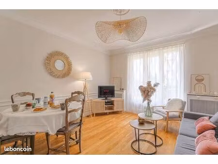 ? t3 meublé lumineux 68m² – balcon – garage individuel – métro d parilly