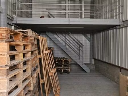 local d'activité 49 m² avec porte sectionnelle messimy 69510