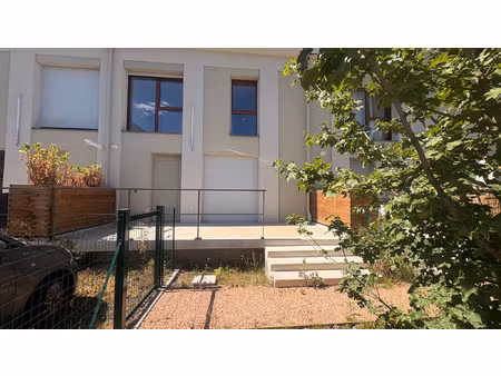 maison individuelle en duplex 2 chambres avec terrasse  ja