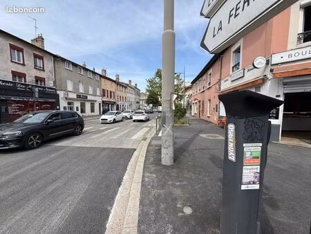 commerce informatique/multimédia 50 m²