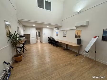 local professionnel / commercial en duplex de 77 m² rénové