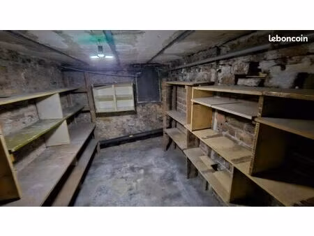 cave 8 m²
