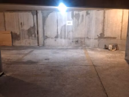 location place de parking nation 75012