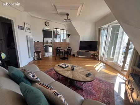 charmant 2 pièces 43 m2 au dernier étage ascenseur