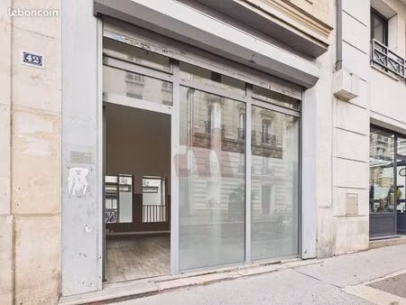 bureaux 65 m² paris
