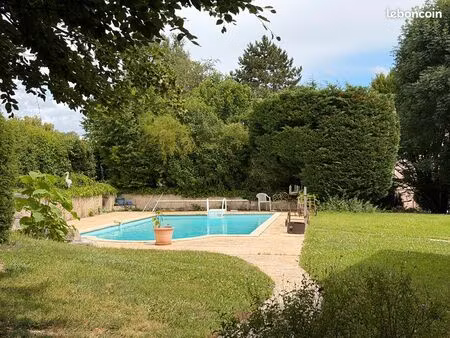 propriété 7 pièces 250 m²