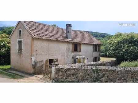 maison de village à rénover – 100 m² – jardin – calme campagne – 35 000