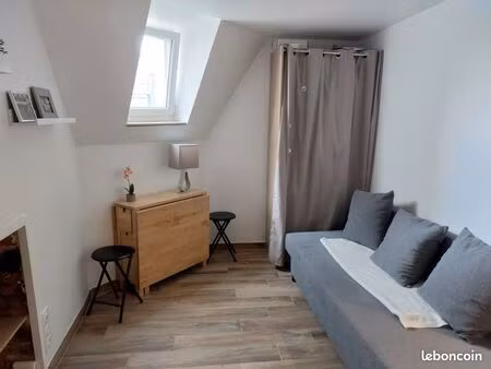 rare studio 5eme étage ascenseur montmartre