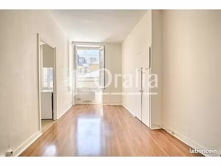 studio 1 pièce 27 m²