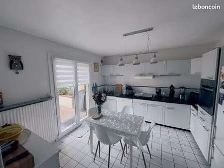 vend maison familiale
