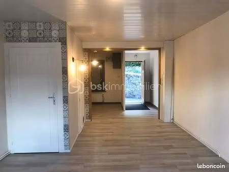 immeuble 37 pièces 705 m²