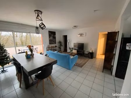 appartement f4 de 72 m² - très lumineux  climatisé  5 min du centre-ville  2 min de la 4 v