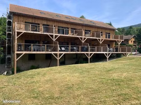 superbe logement sur 4 niveaux avec spa et sauna