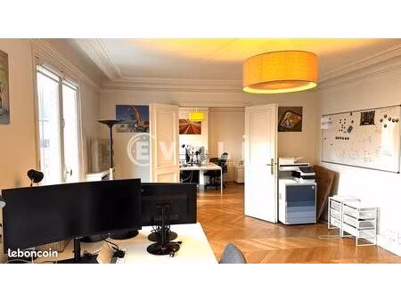 bureaux 203 m²