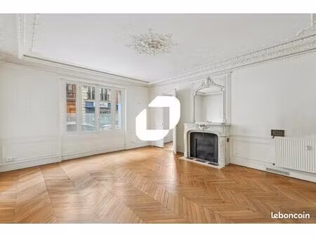 bureaux 147 m²