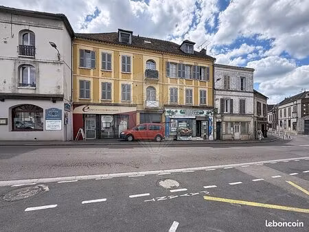 immeuble 11 pièces 218 m²