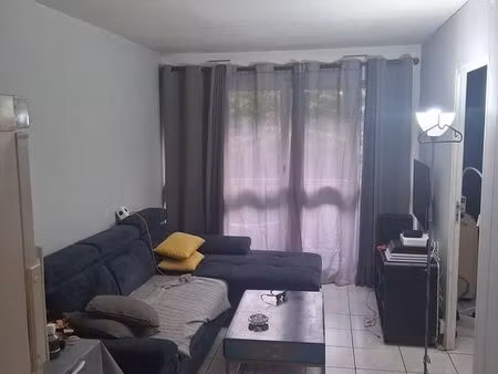 appartement 33m2 face au lac  5 mn à pied du rer d grigny
