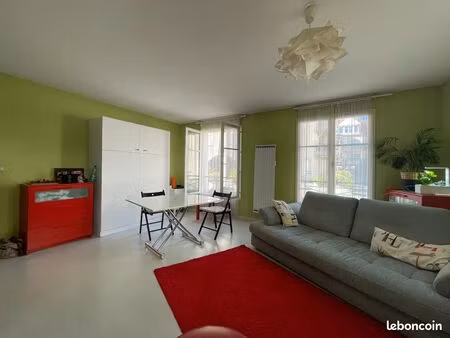 montlhery centre-studio avec garage dans résidence recherchée-vente propriétaire