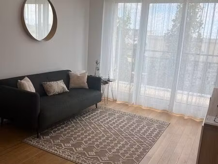 location meublée appartement 2 pièces 43 m² vanves (92170) 1.350