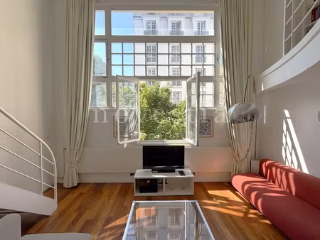 atelier d'artiste 52.06 m²