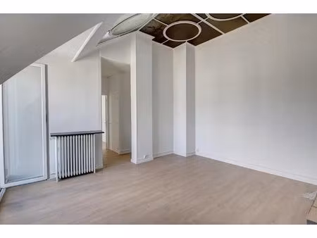75017 - rue du dobropol - 2 pieces vide avec terrasse