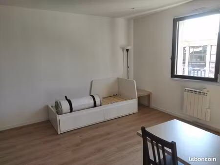 studio 27 m²