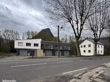 locaux / garages