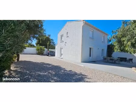 maison . 6 pièces . 110 m² . piscine