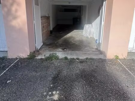 ◊ rare- garage sécurisé et lumineux à louer à pamiers